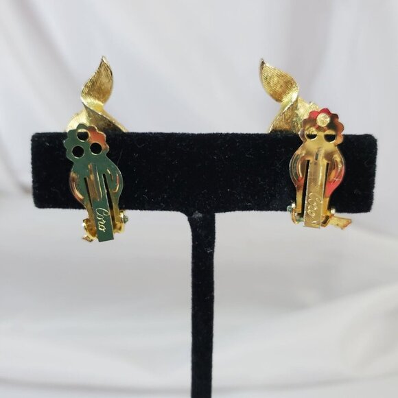 Vintage Coro Brushed Gold-Tone Leaf Brooch & Clip-On Earrings Jewelry Set - Picture 13 of 14